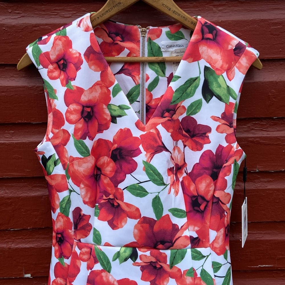 NWT Calvin Klein Floral Scuba Knit Sleeveless V-Neck Sheath Dress Women's Size 6 - Picture 5 of 13